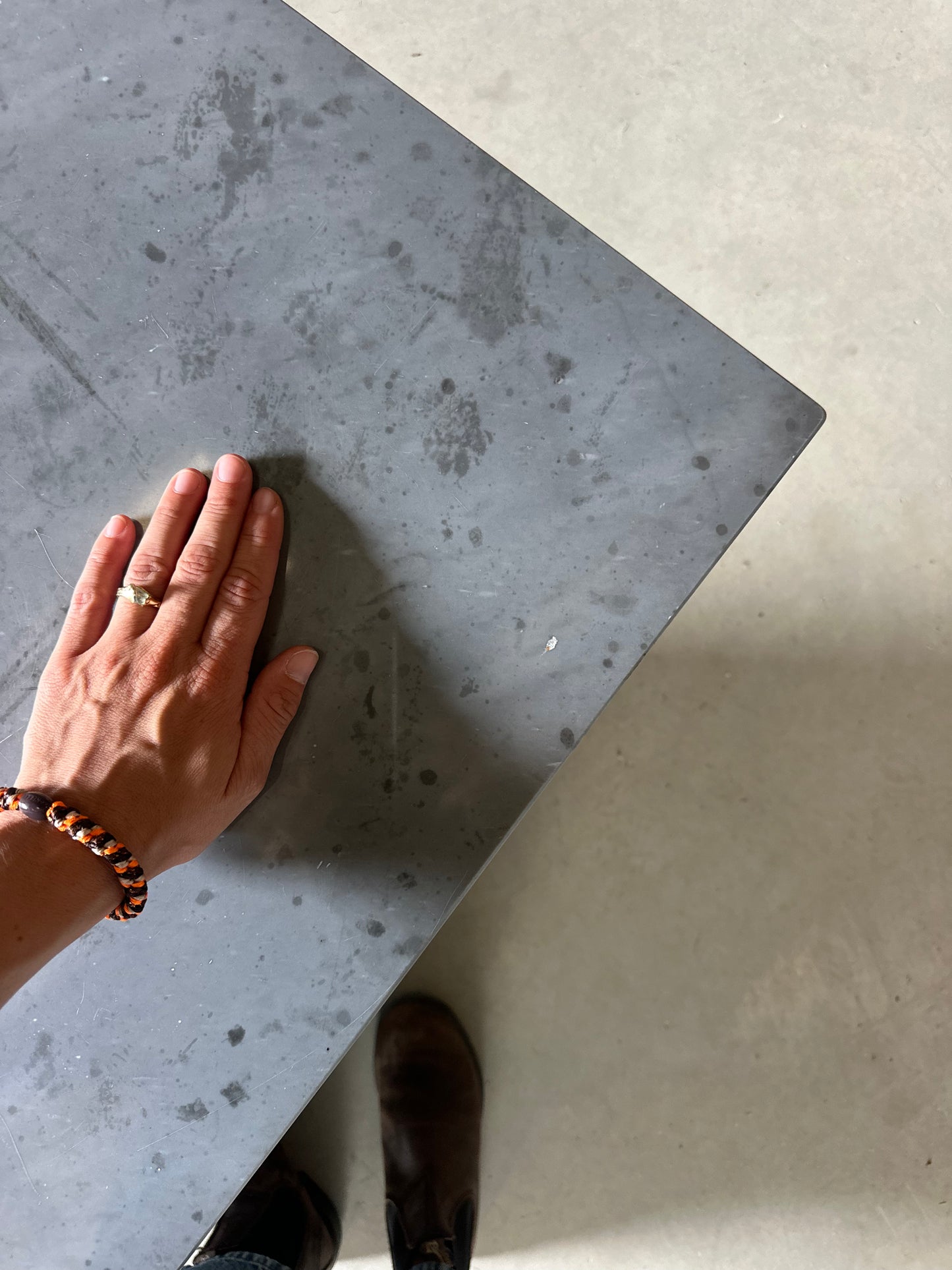 TABLE BASSE EN MARBRE GRIS