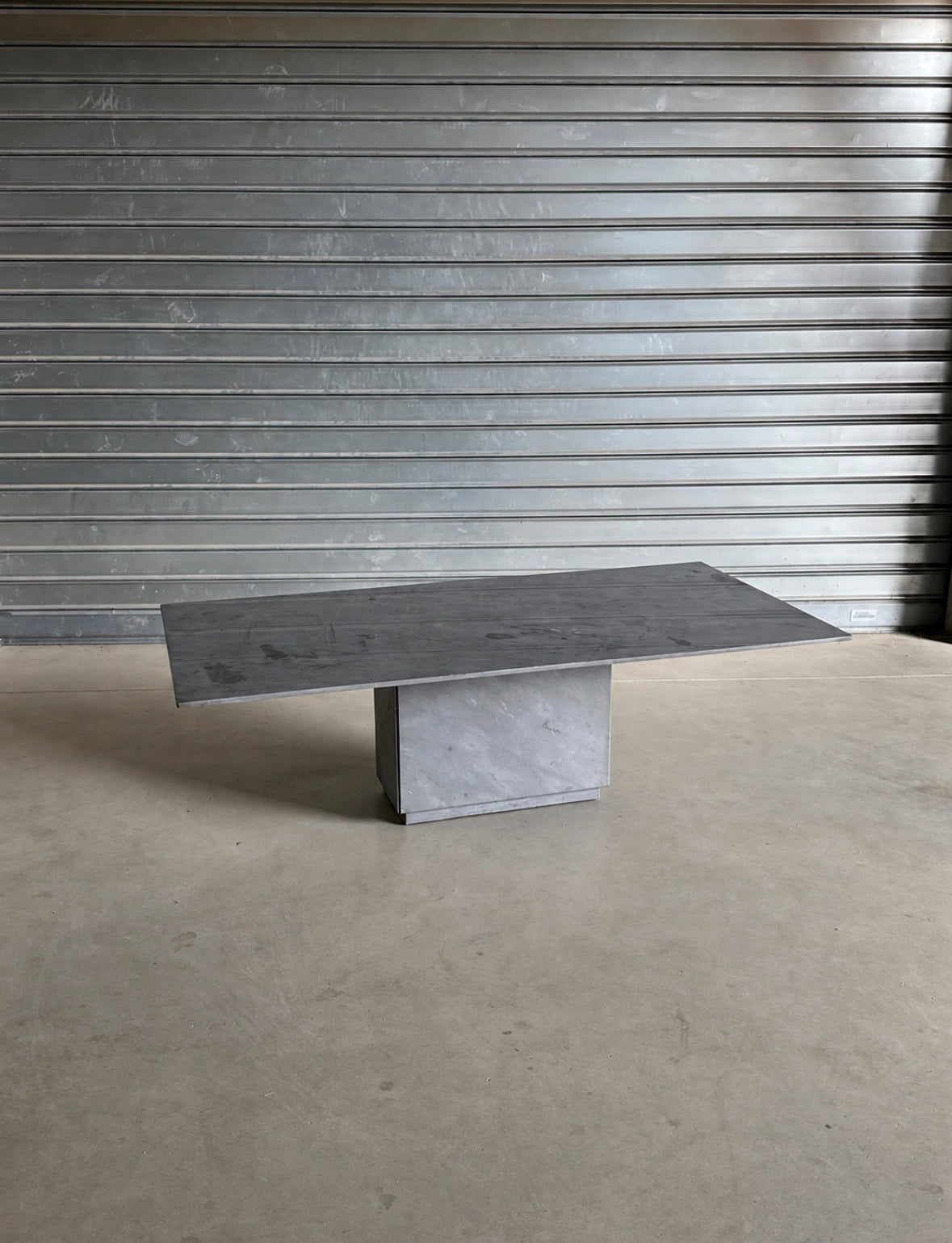 TABLE BASSE EN MARBRE GRIS