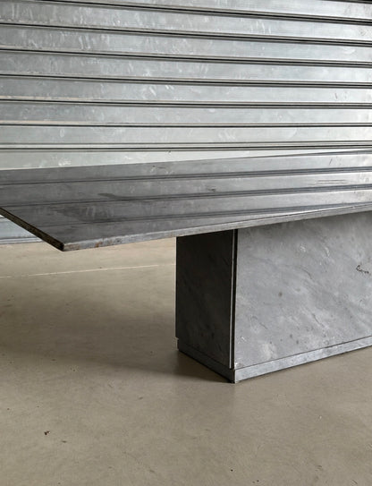 TABLE BASSE EN MARBRE GRIS