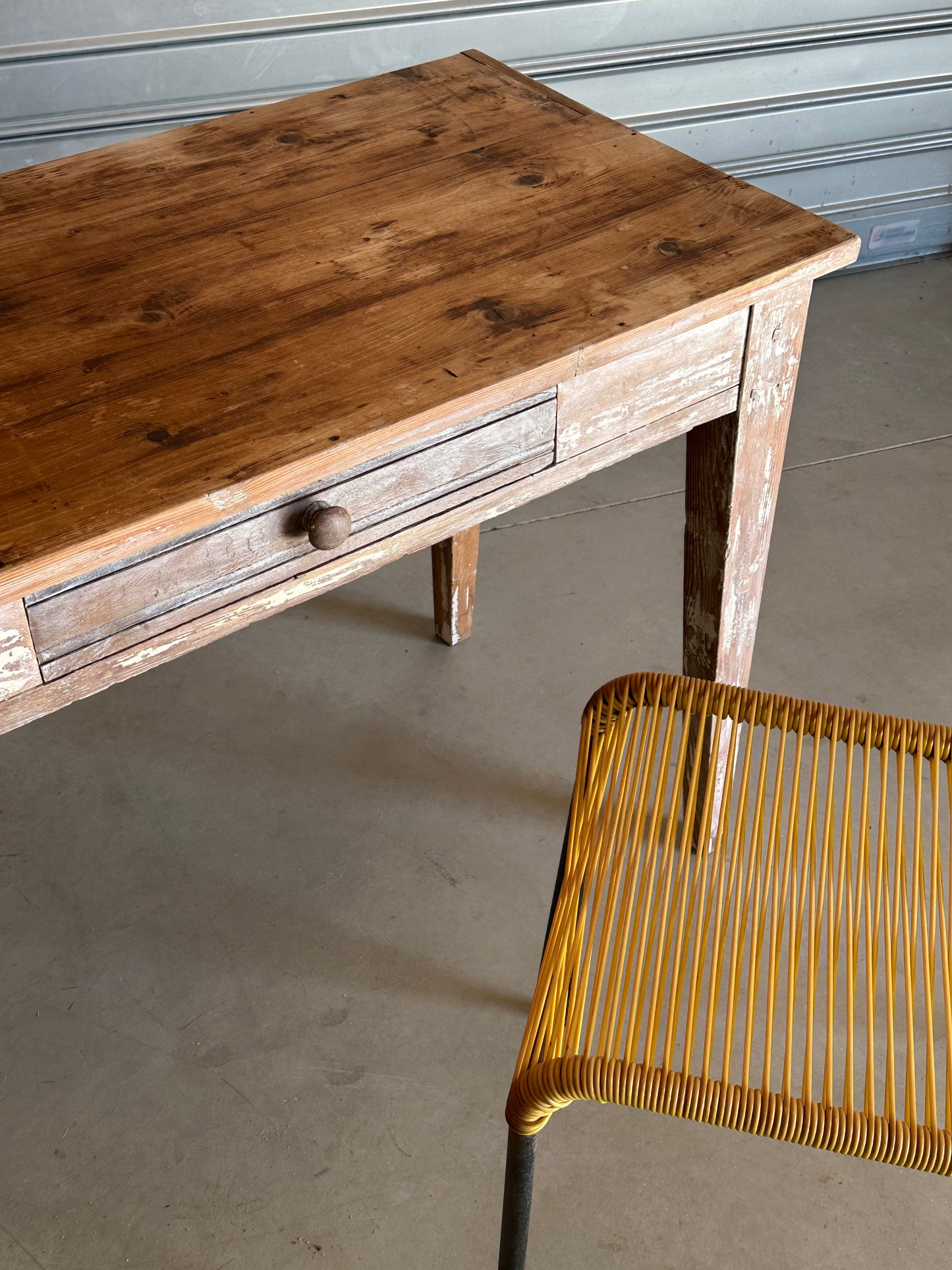 Table de campagne ancienne - Bois brut & patine blanche