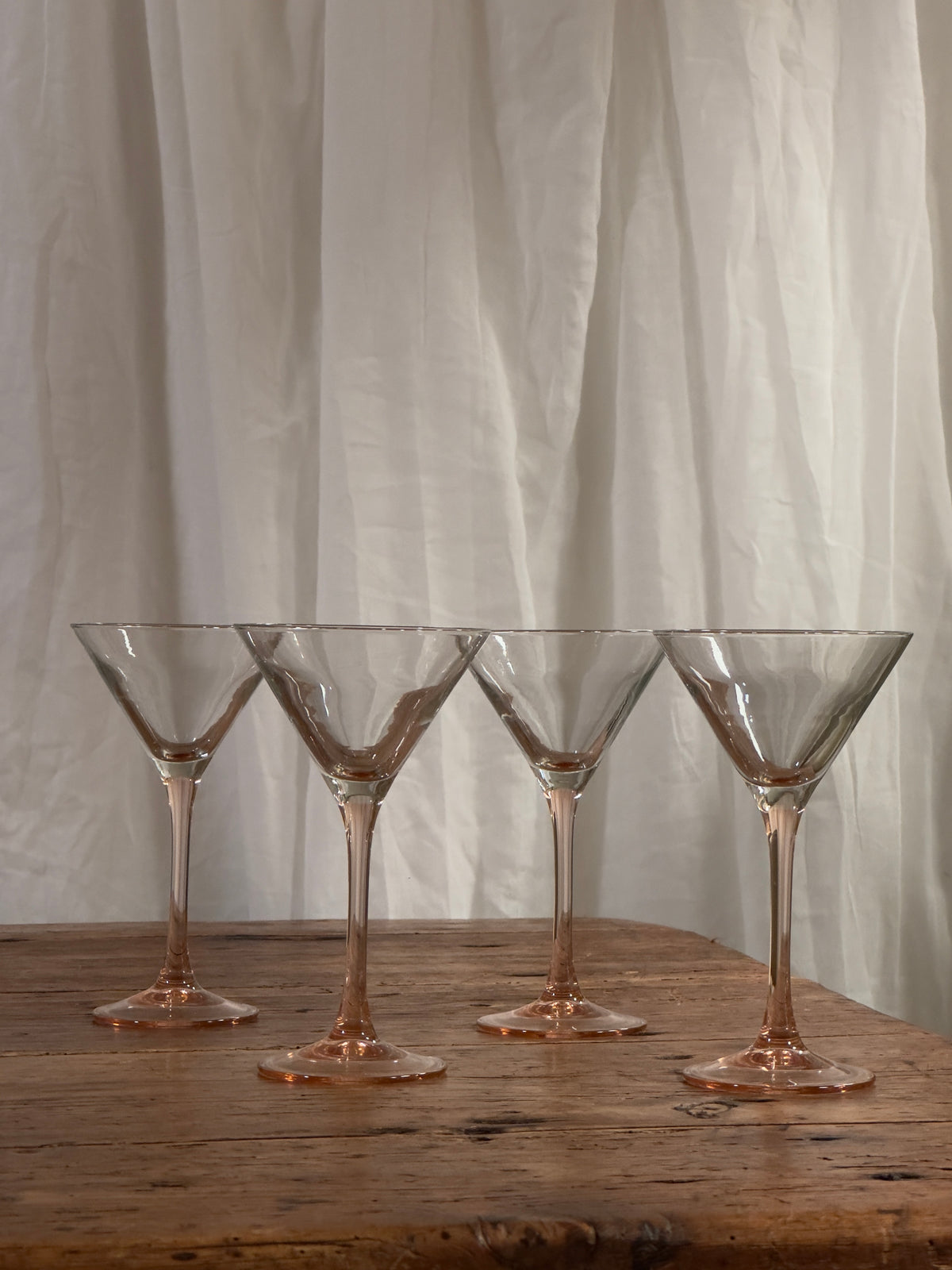 Lot de 4 verres à cocktail à pieds teintés