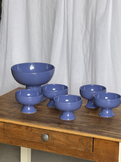 La grande coupe bleue et ses cinq coupelles