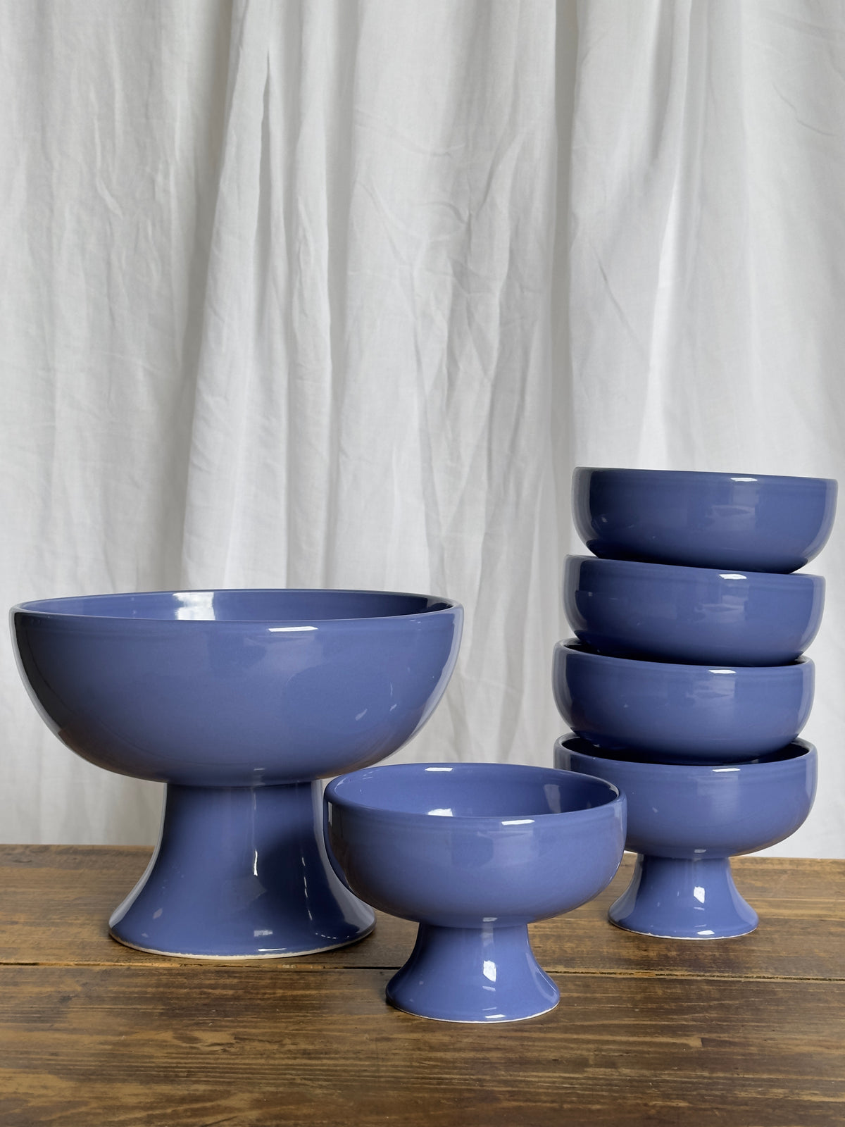 La grande coupe bleue et ses cinq coupelles