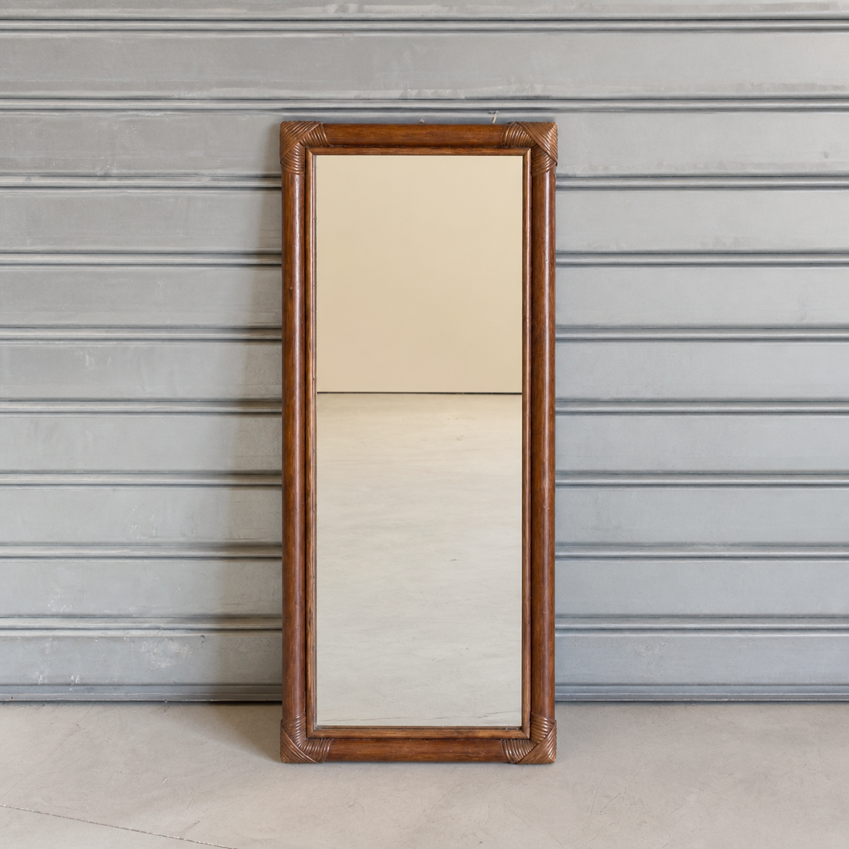 Miroir haut vintage en bambou et rotin – années 60/70