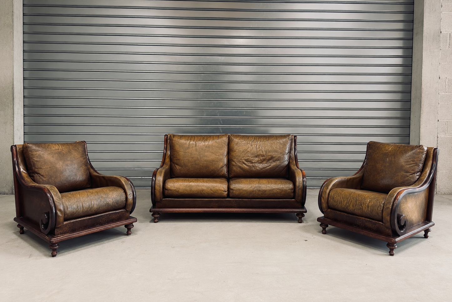 Salon esprit club anglais — canapé deux places & deux fauteuils